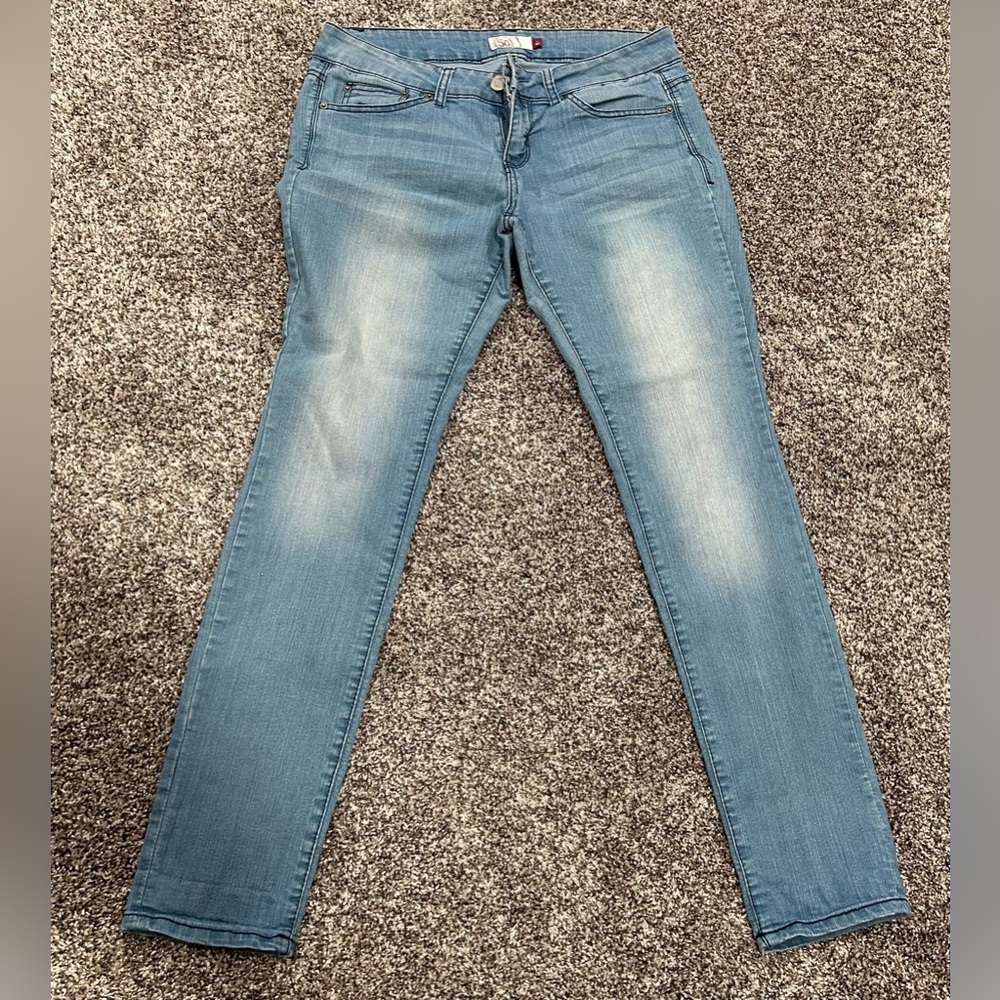 SO Distressed Jeans Size 11